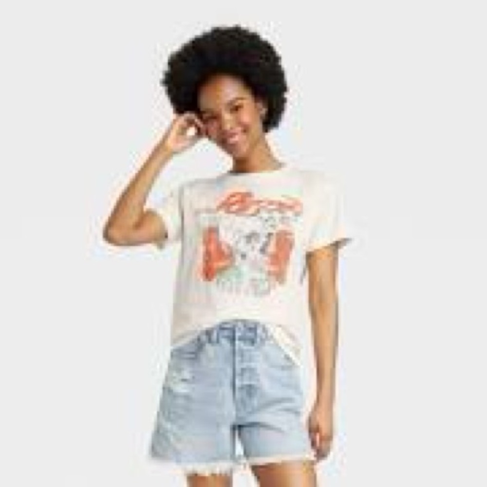 Poison rock band tee size small off white color